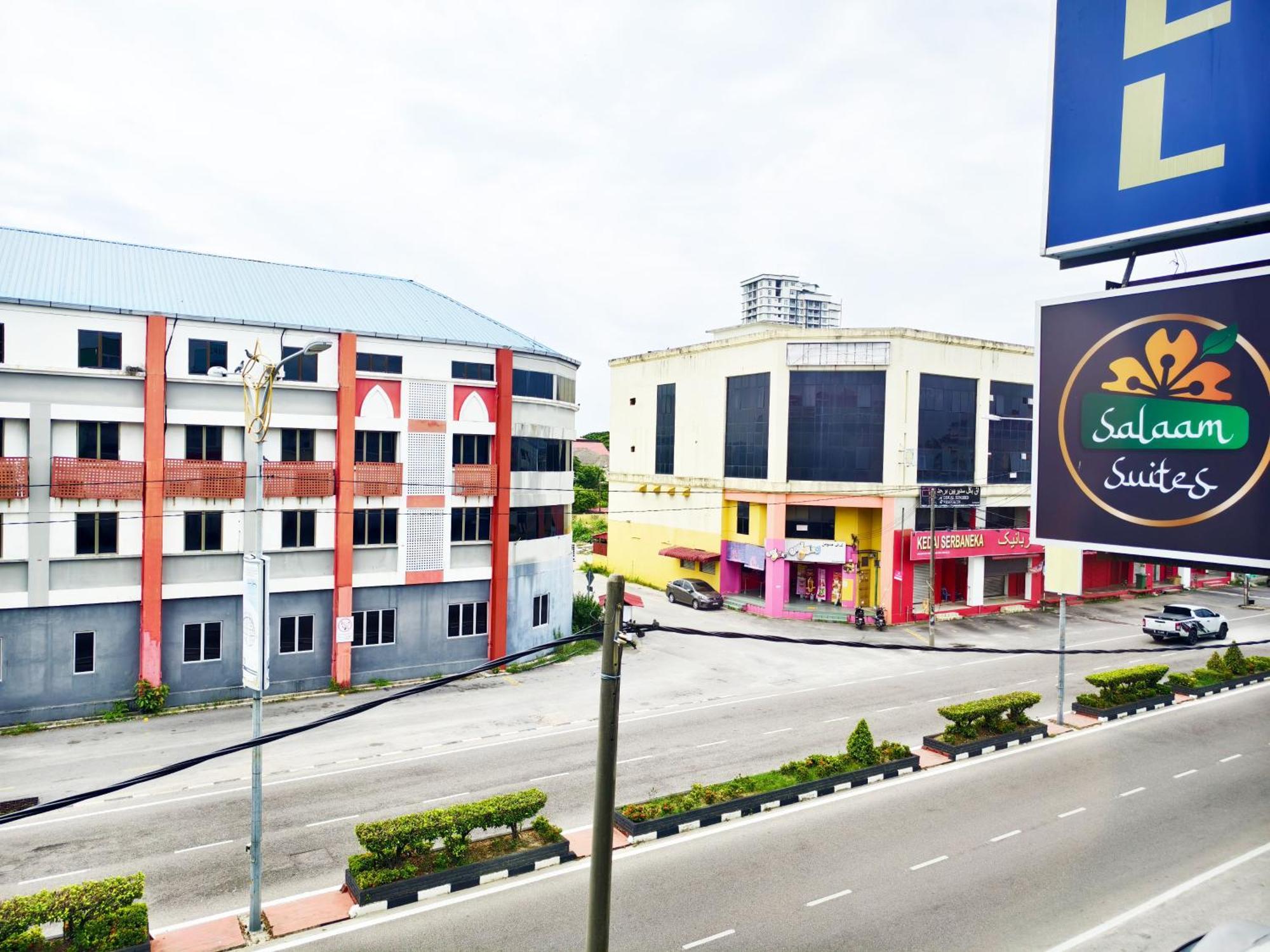 Salaam Suites Hotel Kota Bharu Exterior foto