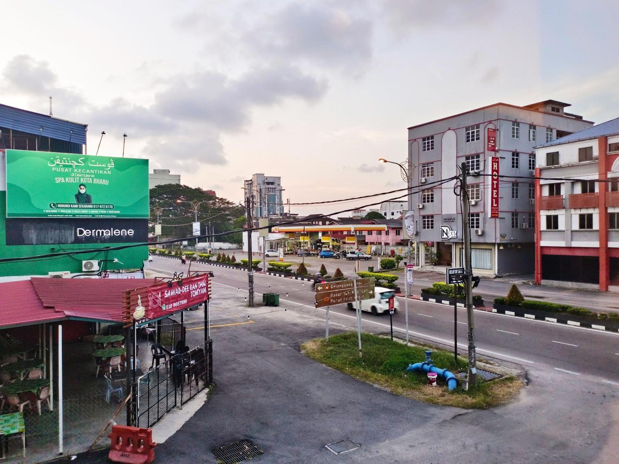 Salaam Suites Hotel Kota Bharu Exterior foto